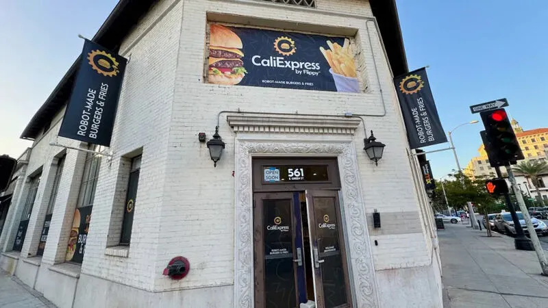Dünyanın ilk tam otonom restoranı: CaliExpress